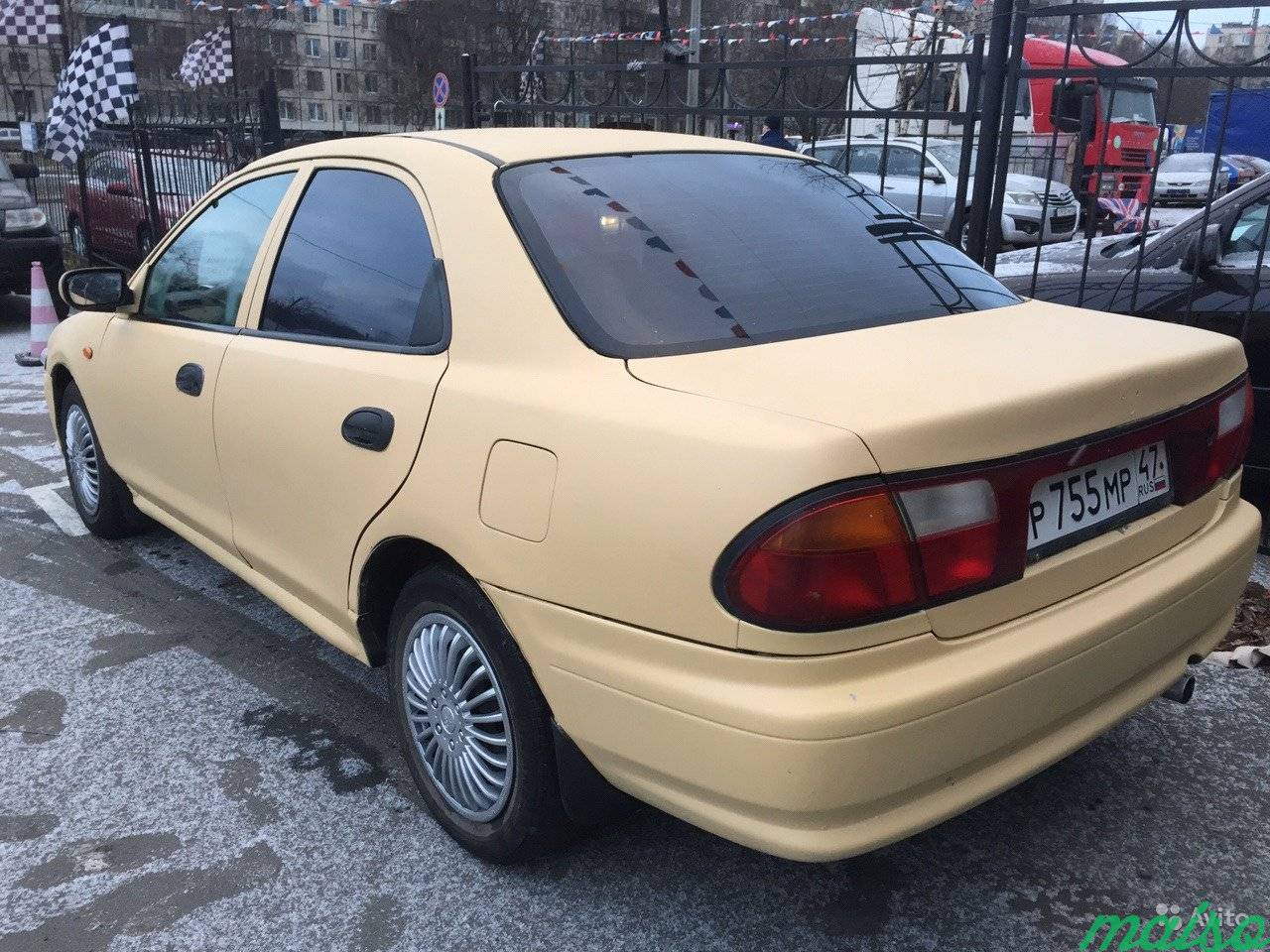 Mazda 323 1.5 МТ, 1998, седан в Санкт-Петербурге. Фото 3